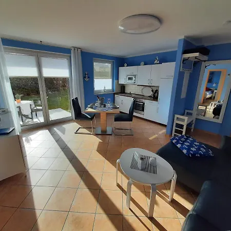 Ferienwohnungen Ueckeritz Mit Pkw Stellplatz Bei Familie Habben-Hollander Extérieur photo