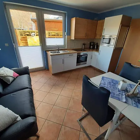Ferienwohnungen Ueckeritz Mit Pkw Stellplatz Bei Familie Habben-Hollander Extérieur photo