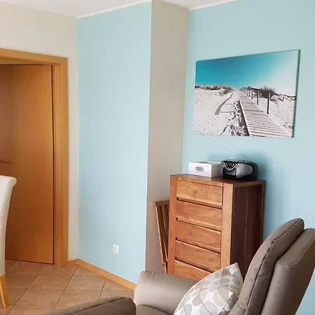 Ferienwohnungen Ueckeritz Mit Pkw Stellplatz Bei Familie Habben-Hollander Extérieur photo